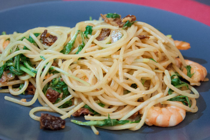 Spaghetti au mizuna et crevettes