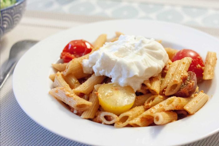 Pâtes à la burrata et aux tomates