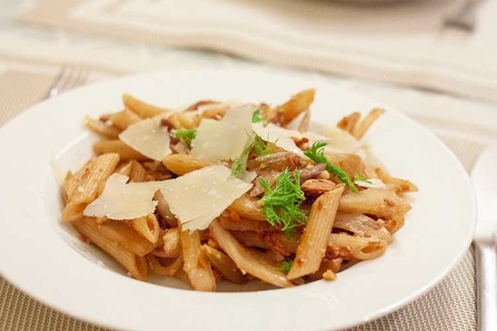 Pâtes au fenouil et aux pesto rosso